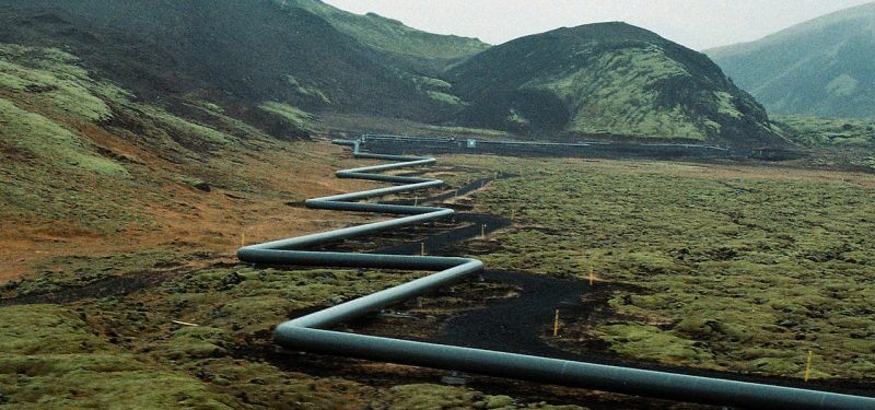 Pipeline zig-zagging through a valley